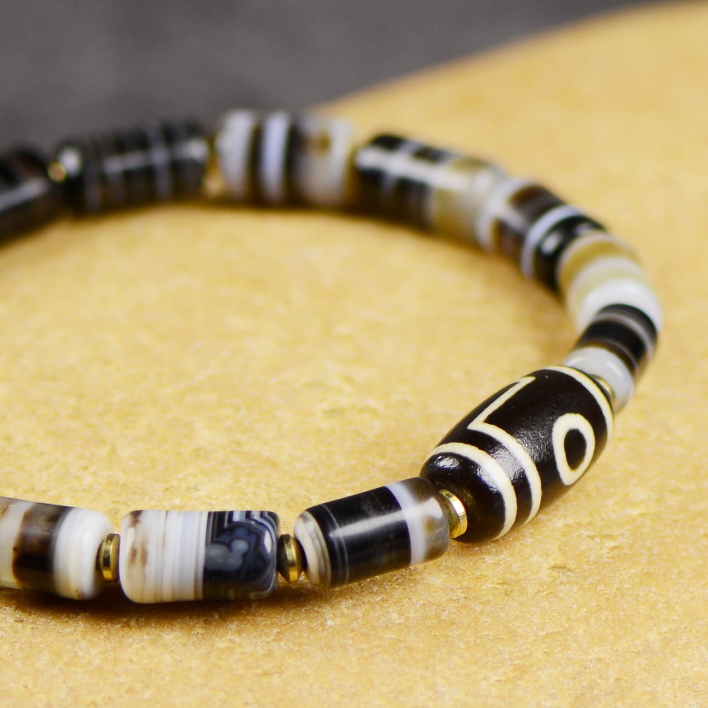 Vajra Single-Eye Dzi “Mountain Guardian” Bracelet