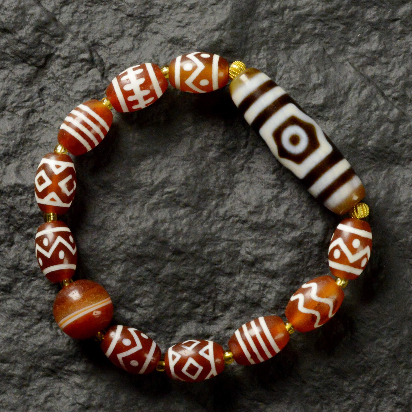 Vajra Three-Eyed Dzi Bracelet with Protective Canopy Pattern