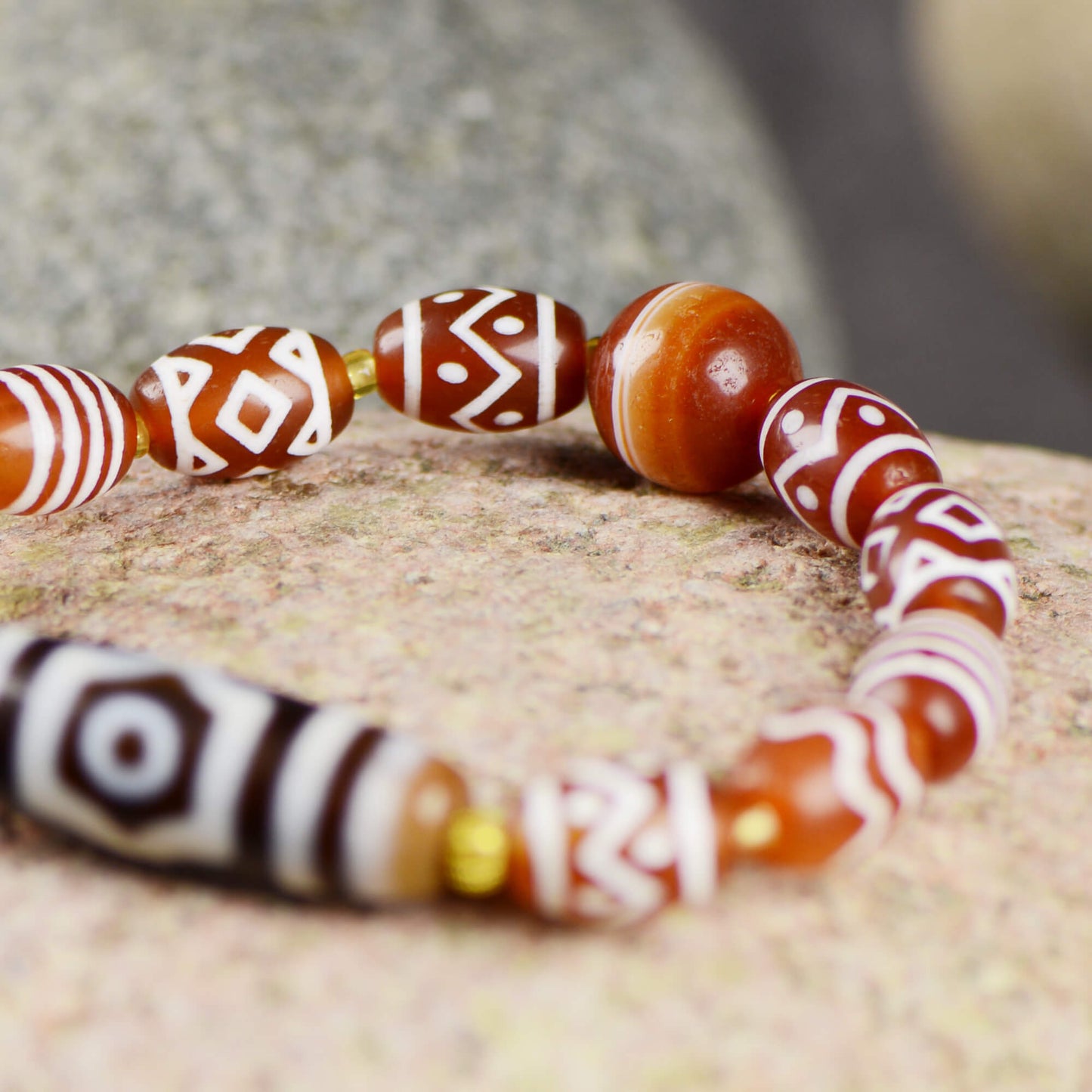 Vajra Three-Eyed Dzi Bracelet with Protective Canopy Pattern