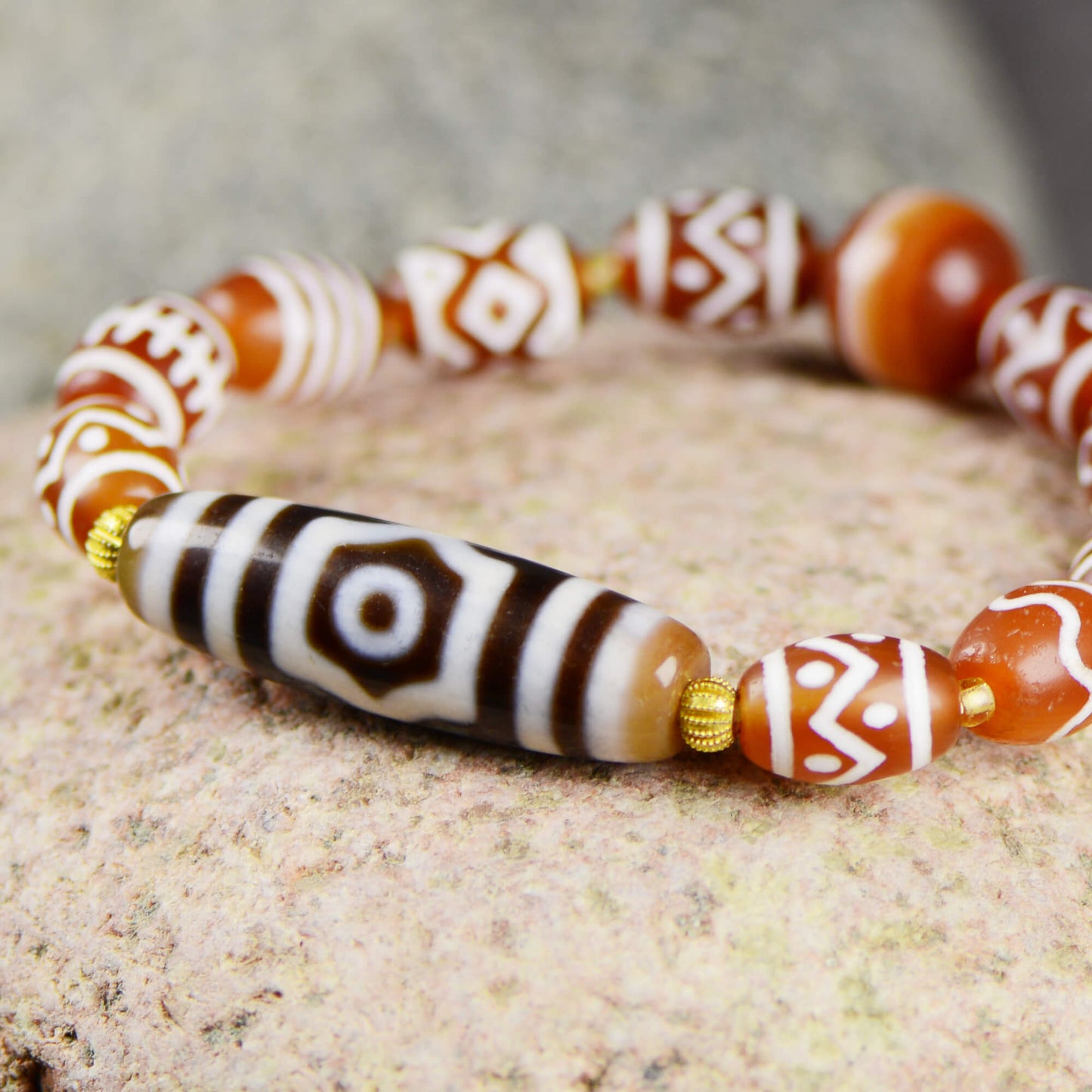 Vajra Three-Eyed Dzi Bracelet with Protective Canopy Pattern