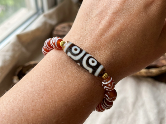 Vajra Three-Eyed Dzi Bracelet with Protective Canopy Pattern