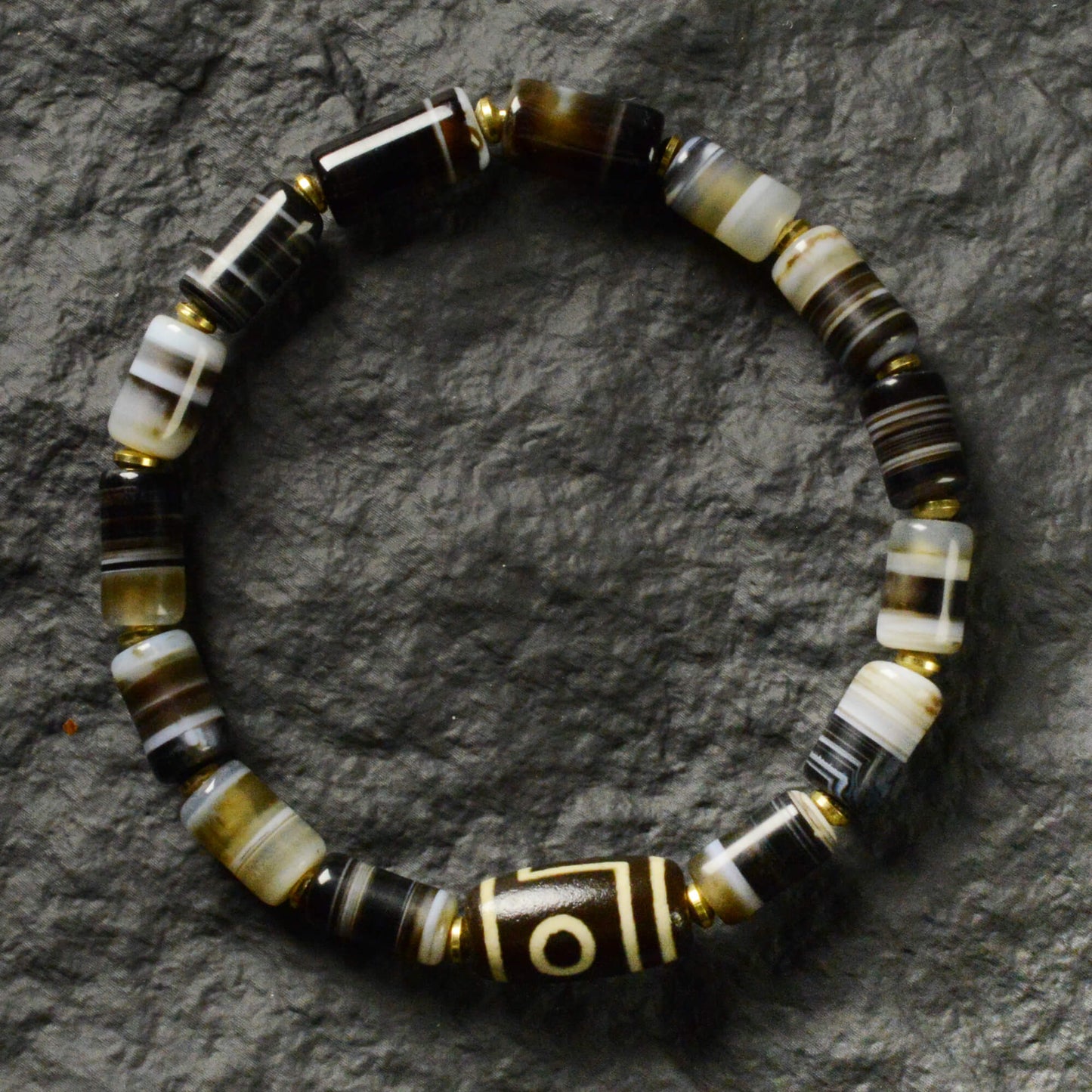 Vajra Single-Eye Dzi “Mountain Guardian” Bracelet