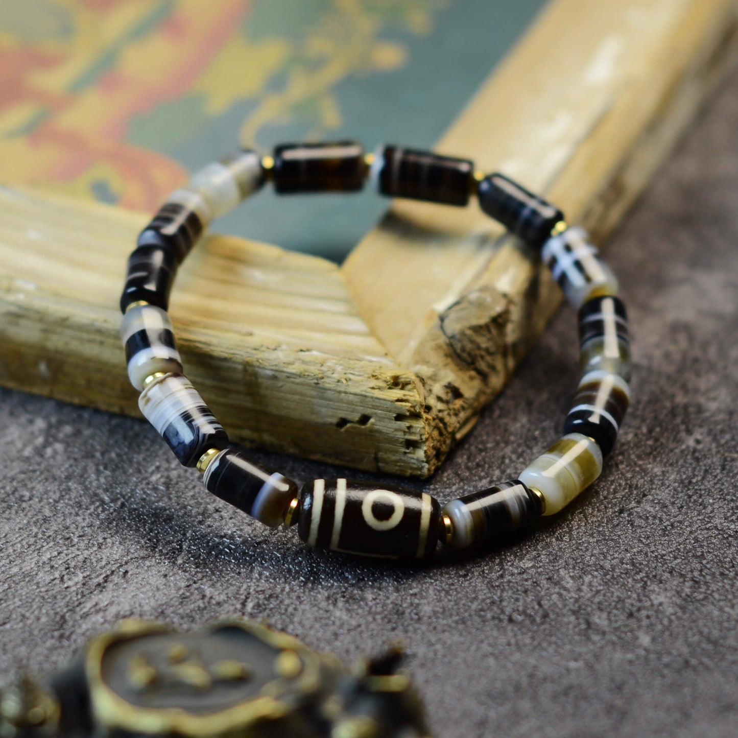 Vajra Single-Eye Dzi “Mountain Guardian” Bracelet