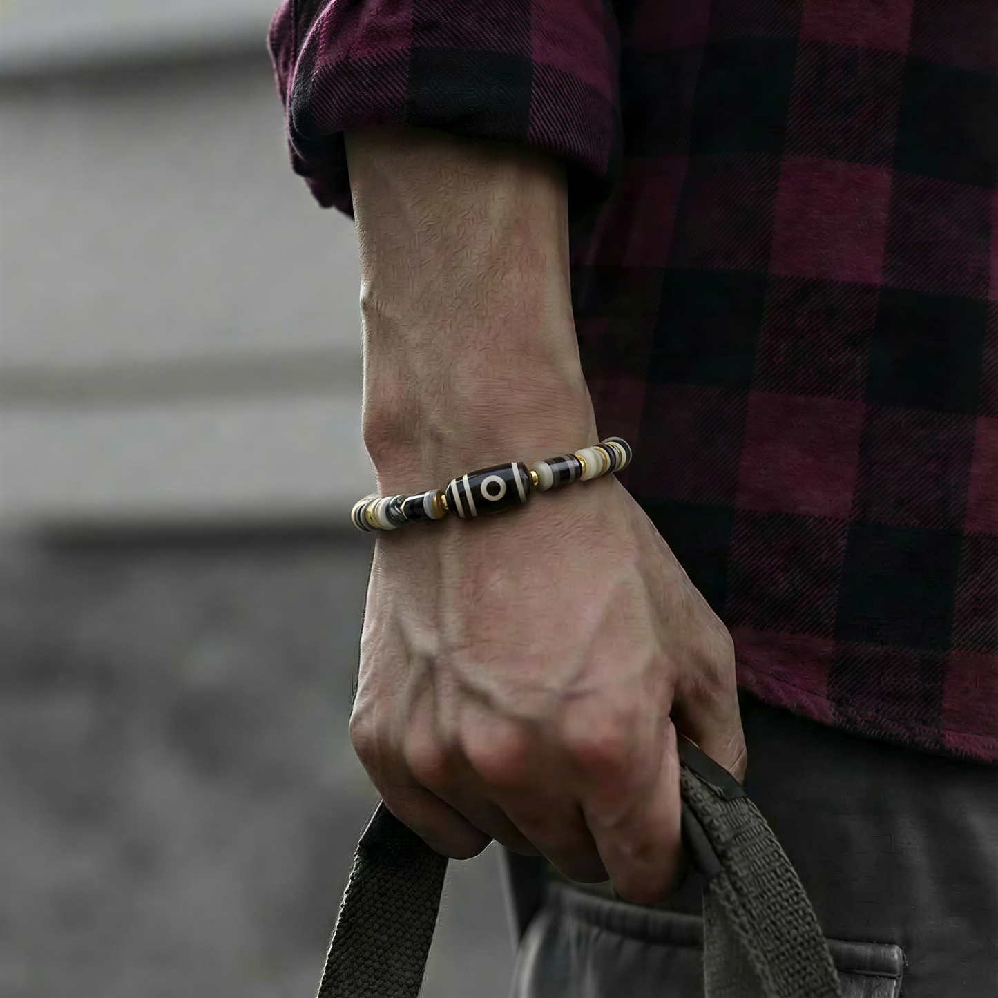 Vajra Single-Eye Dzi “Mountain Guardian” Bracelet