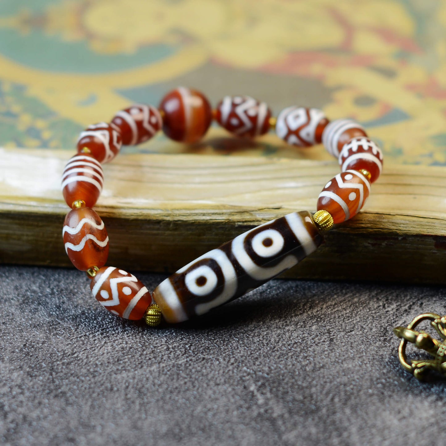 Vajra Three-Eyed Dzi Bracelet with Protective Canopy Pattern