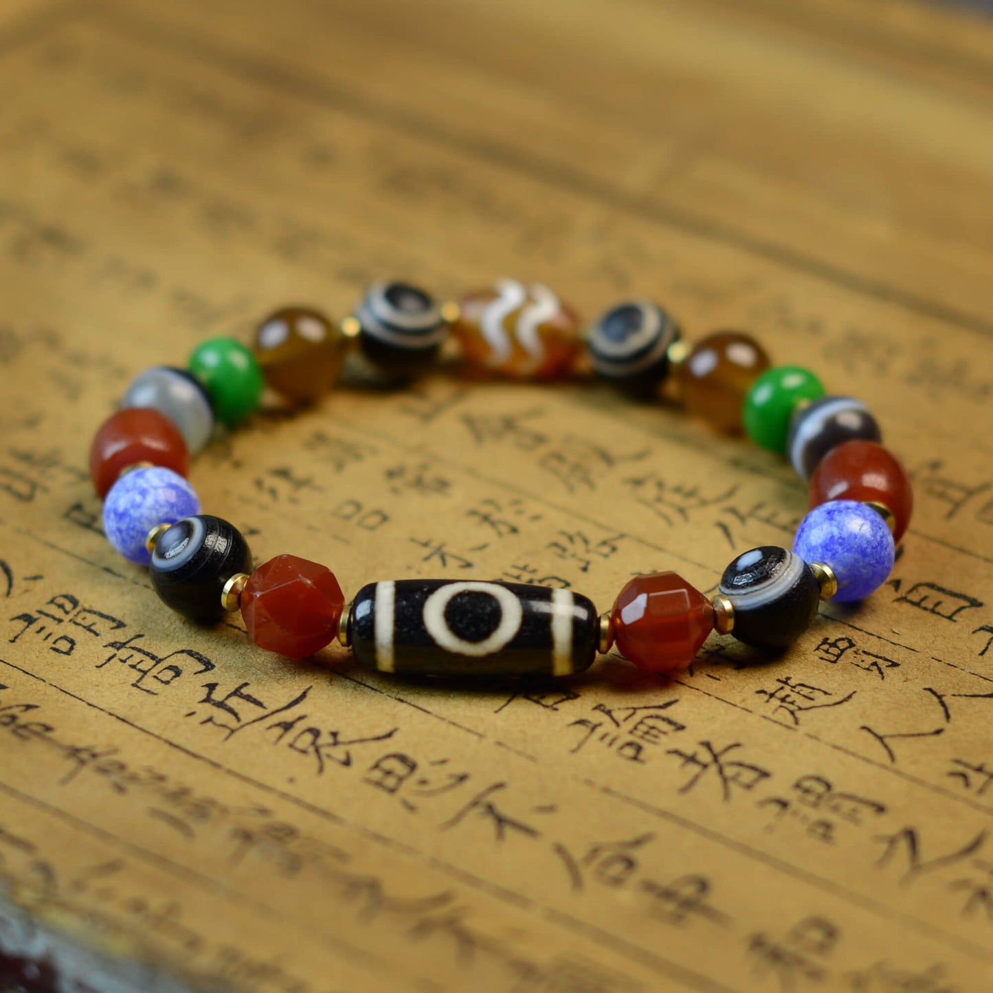 Vajra Single-Eye Cosmic Dzi Agate Bracelet