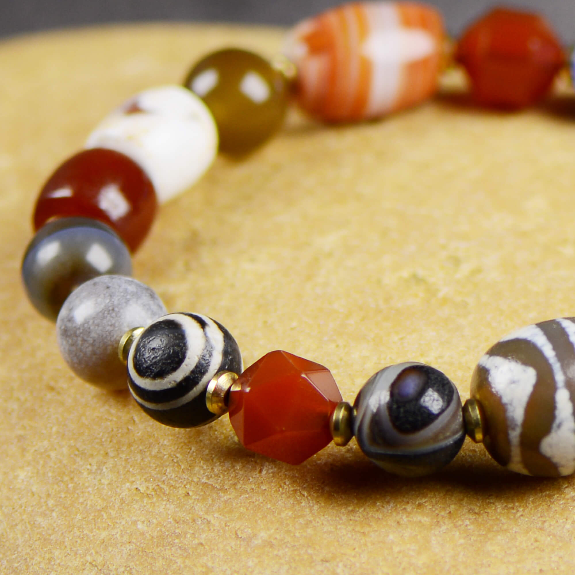Dralo Tiger Tooth Dzi Bracelet