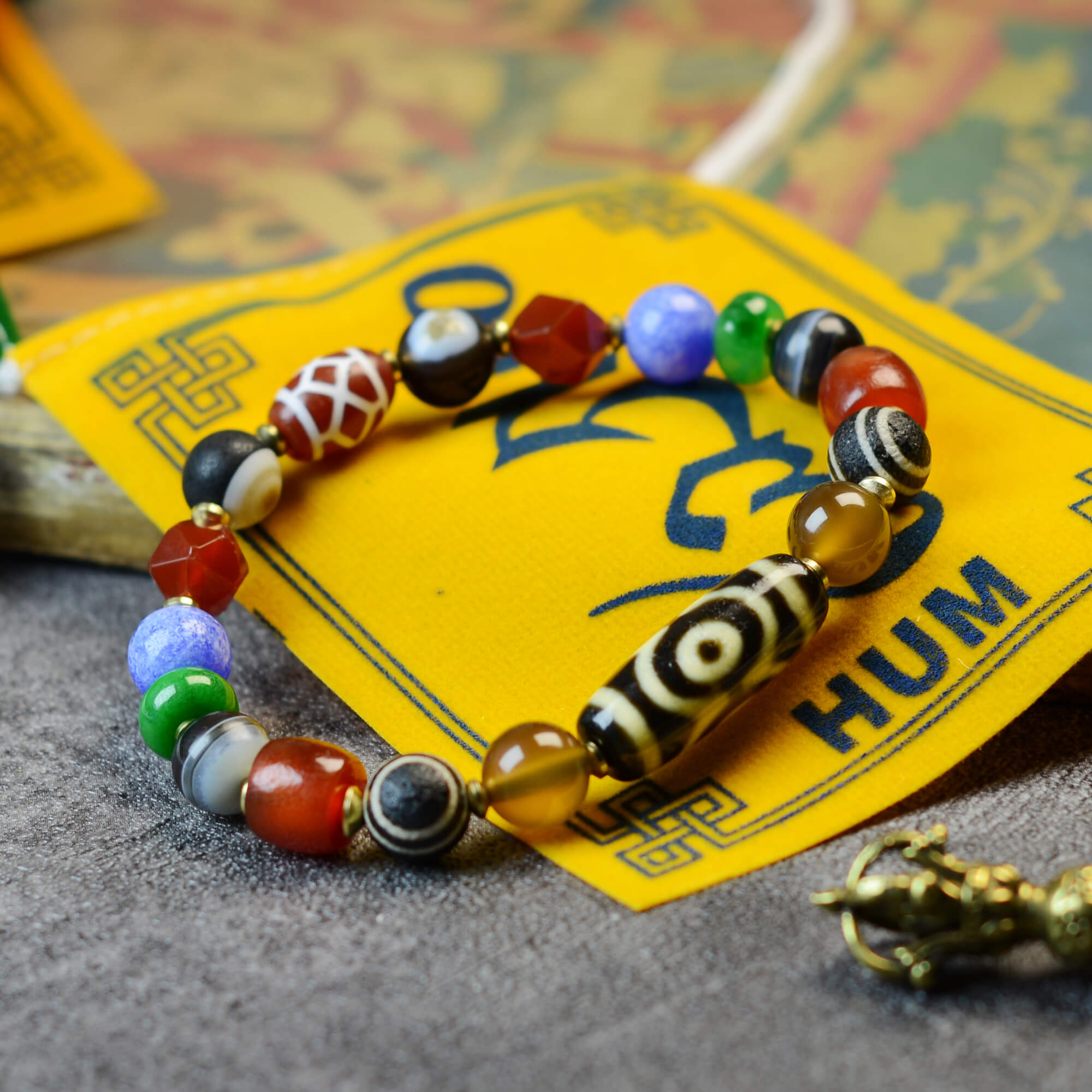 Lotus Three-Eyed Dzi Bead Bracelet