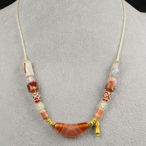Bull Horn-Shaped Vein Agate Necklace